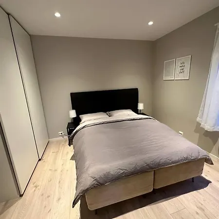 Daire A Place For Aurora In Wintertime And Midnight Sun In Summer-time!